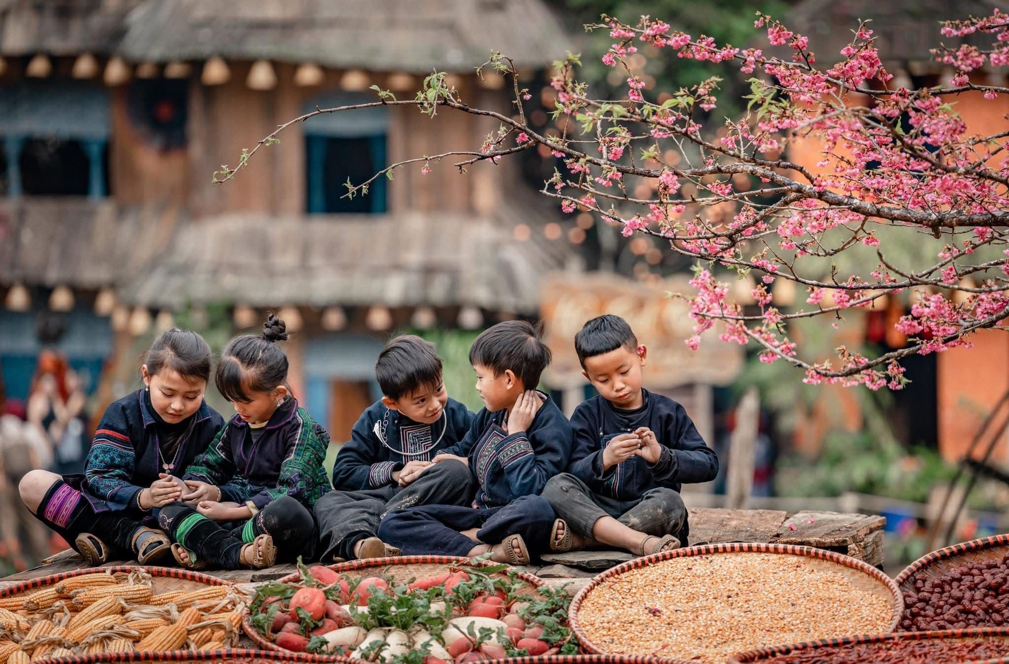 CAT CAT VILLAGE – EXPERIENCE TRADITIONAL H’MONG CULTURE IN SAPA