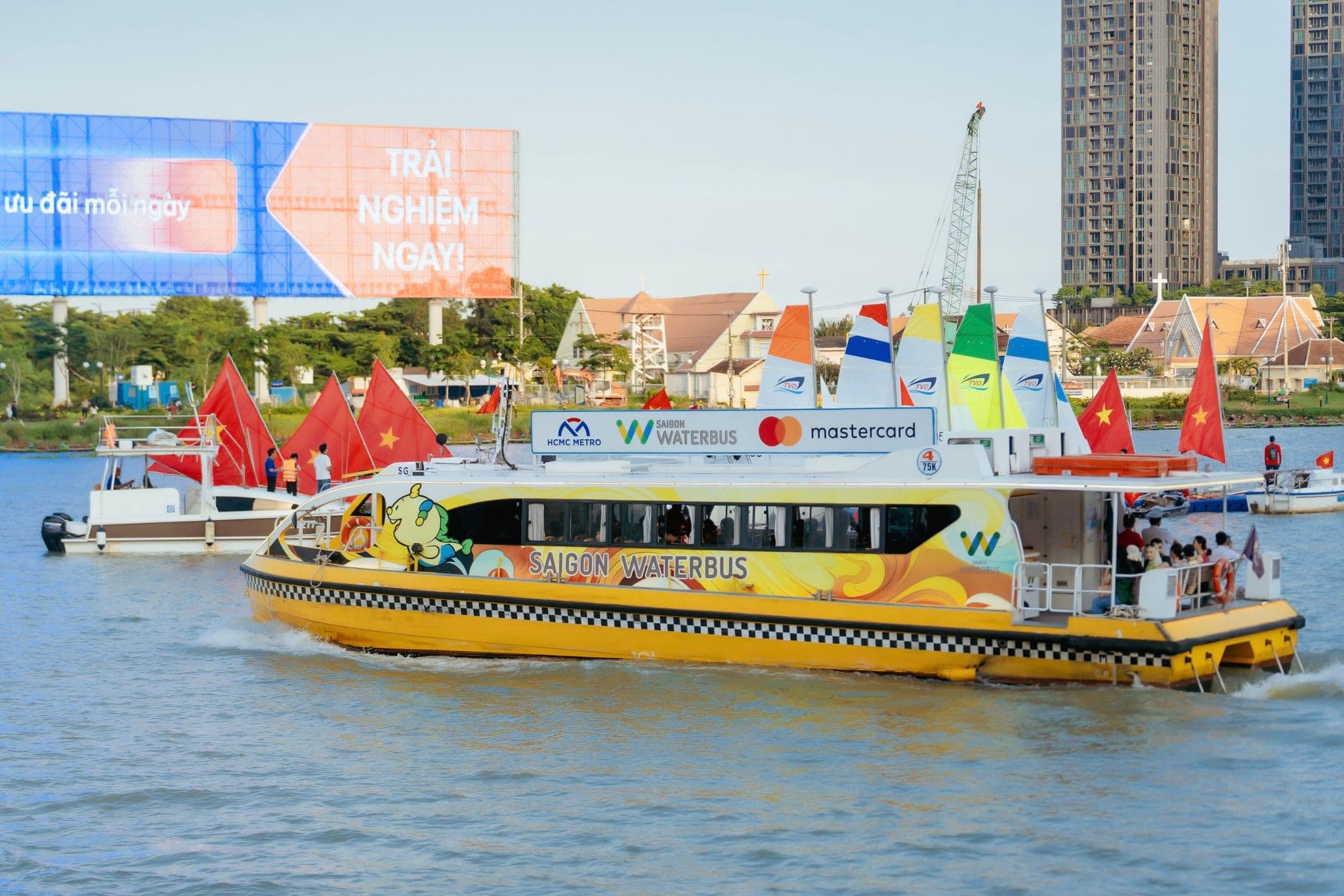 HO CHI MINH CITY FULL DAY & WATERBUS EXPERIENCE